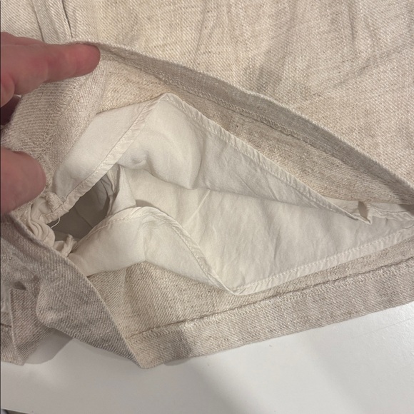 517-dynamite Final Sale
Delta Tailored Linen Shorts - Picture 10 of 10